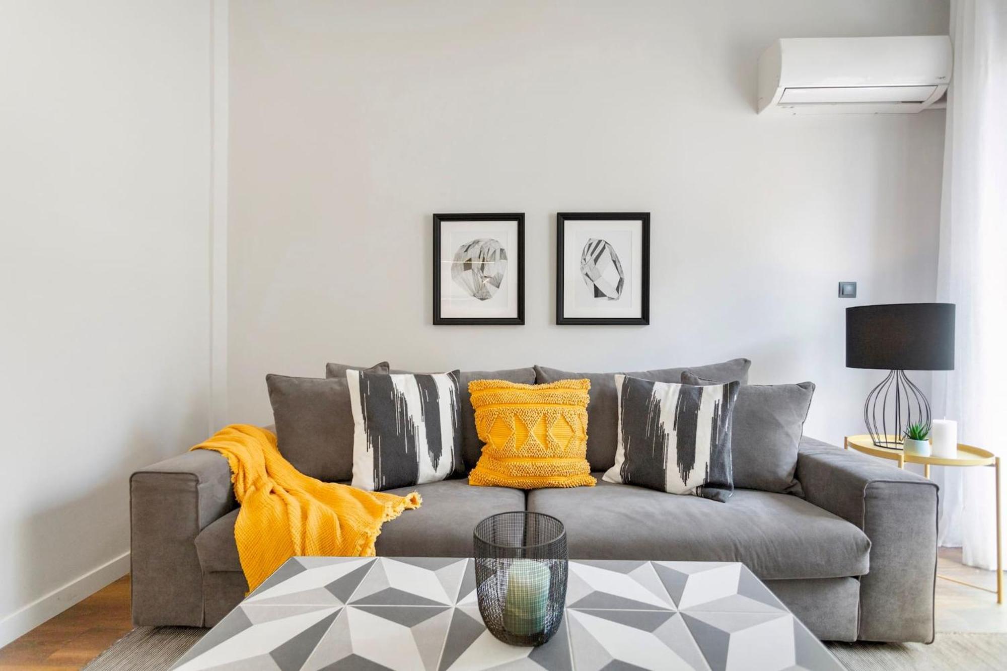 Bright, Modern Retreat Near Acropolis In Koukaki Athene